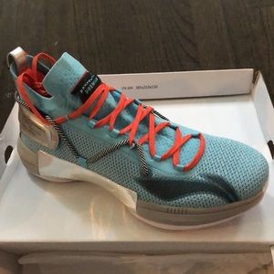 PE MENS BASKETBALL SHOE NIB SIZE 15